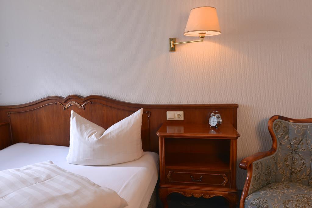 Adler Golf-& Tagungshotel Harth-Poellnitz Bagian luar foto