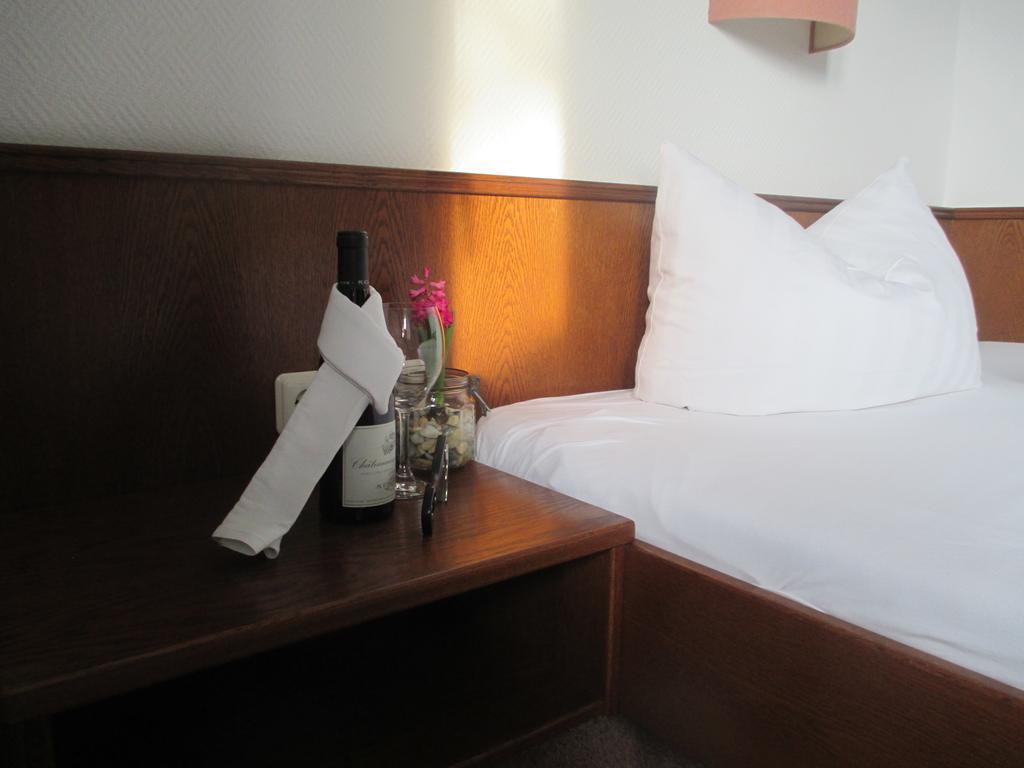 Adler Golf-& Tagungshotel Harth-Poellnitz Bagian luar foto