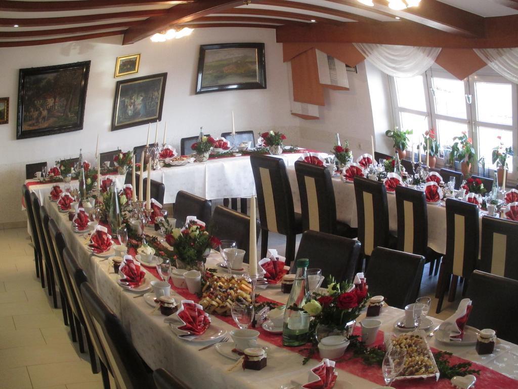 Adler Golf-& Tagungshotel Harth-Poellnitz Bagian luar foto