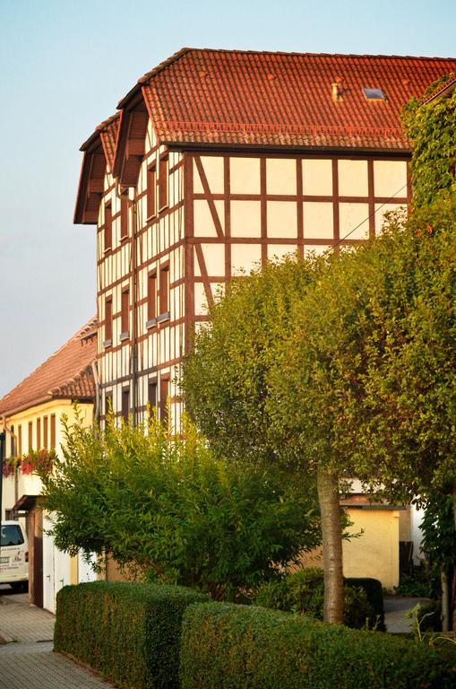 Adler Golf-& Tagungshotel Harth-Poellnitz Bagian luar foto
