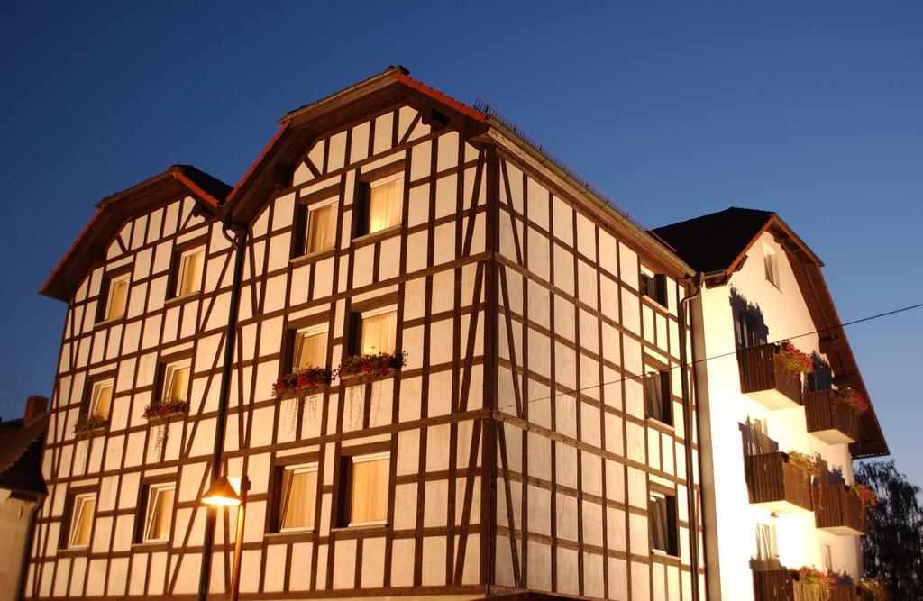 Adler Golf-& Tagungshotel Harth-Poellnitz Bagian luar foto