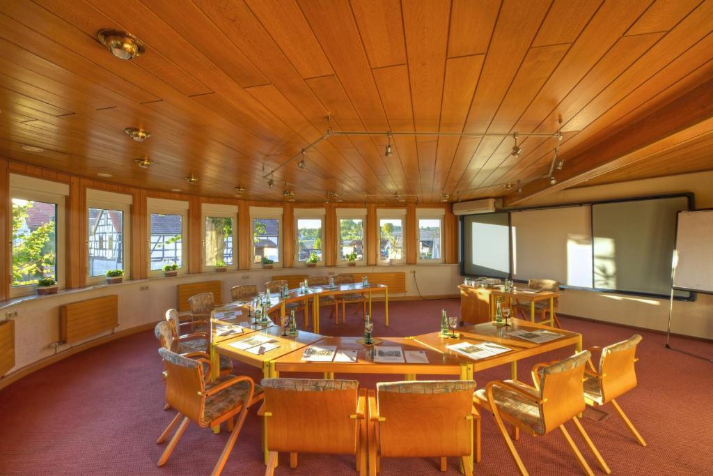 Adler Golf-& Tagungshotel Harth-Poellnitz Bagian luar foto